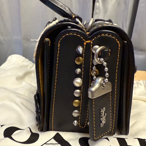 Elvis Presley Black Double Dinky Coach bag - Picture 9 of 15